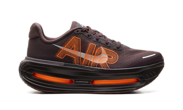 NIKE VOMERO PREMIUM RENEGADE — Stock