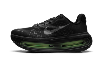 NIKE VOMERO PREMIUM SP BLACK MINI CHROME SWOOSH — Stock