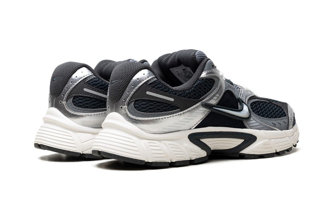 NIKE WMNS V5 RNR &