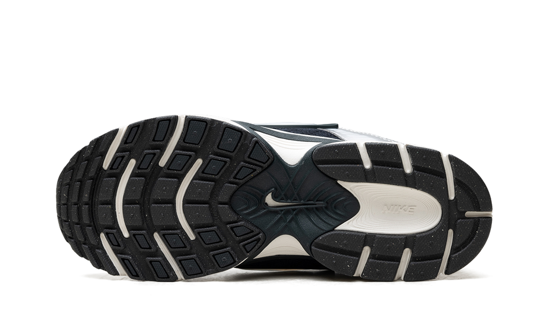 NIKE WMNS V5 RNR &