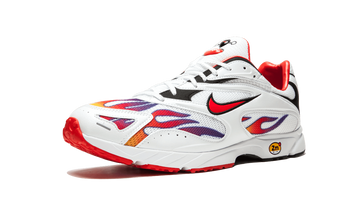 NIKE X SUPREME ZOOM STREAK SPECTRUM PLUS WHITE — Stock