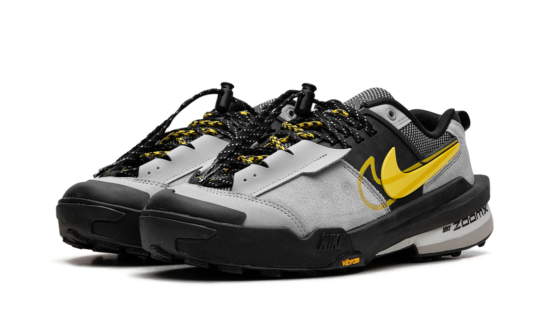 NIKE ZEGAMADOME SP SACAI MATTE SILVER YELLOW