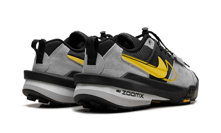NIKE ZEGAMADOME SP SACAI MATTE SILVER YELLOW