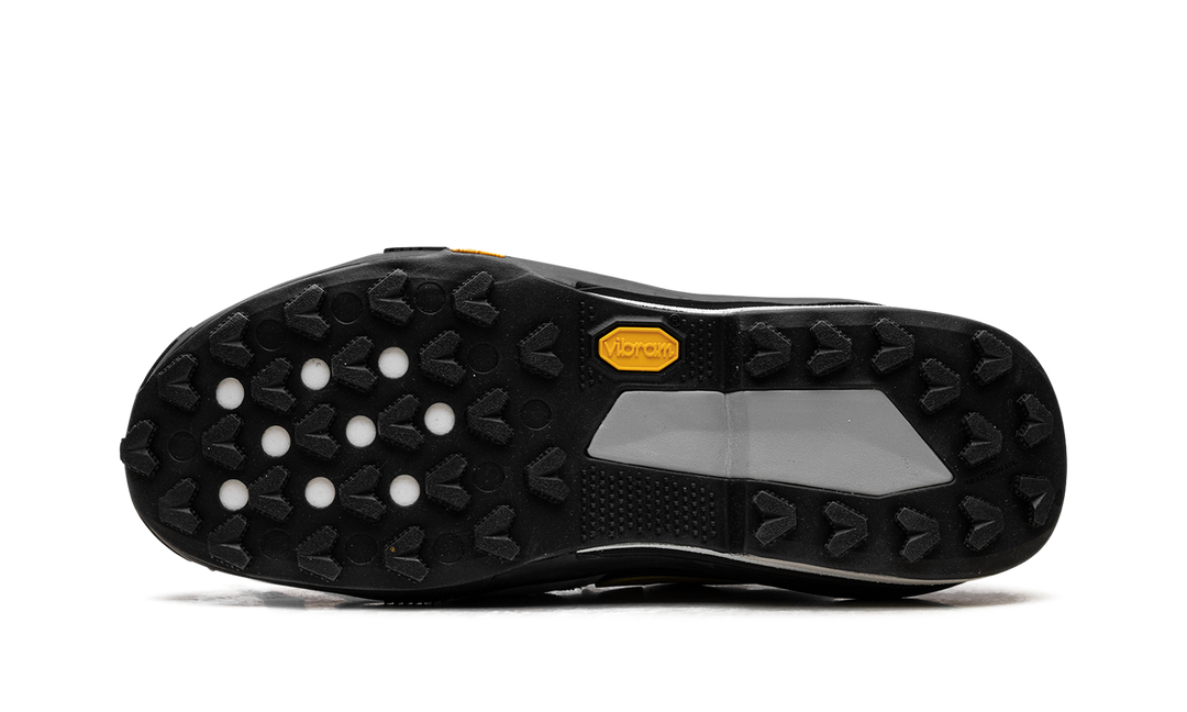 NIKE ZEGAMADOME SP SACAI MATTE SILVER YELLOW
