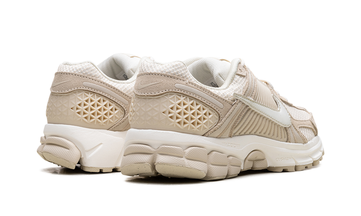 NIKE ZOOM VOMERO 5 BEACH LIGHT KHAKI (WOMEN&