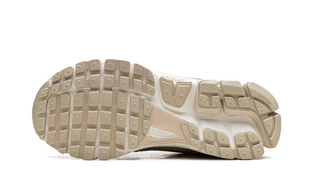 NIKE ZOOM VOMERO 5 BEACH LIGHT KHAKI (WOMEN&