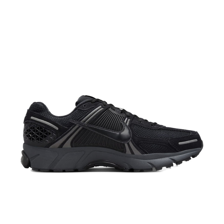 NIKE ZOOM VOMERO 5 BLACK METALLIC DARK GREY