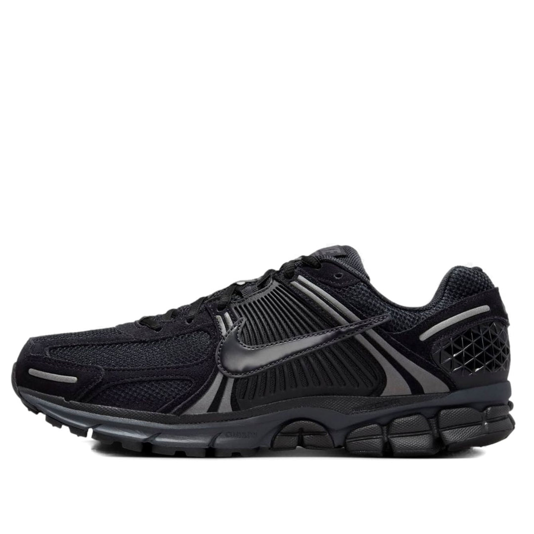 NIKE ZOOM VOMERO 5 BLACK METALLIC DARK GREY
