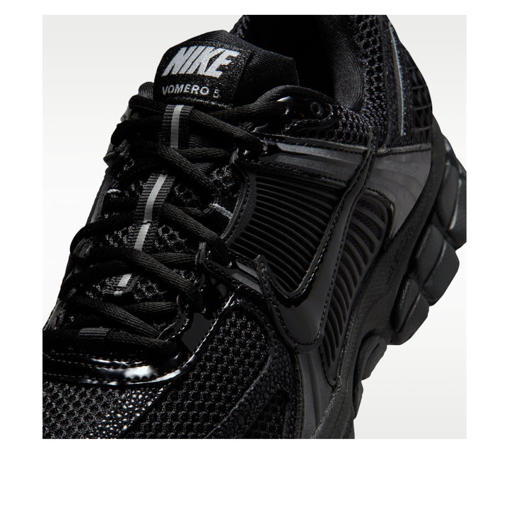 NIKE ZOOM VOMERO 5 BLACK PATENT (WOMEN&