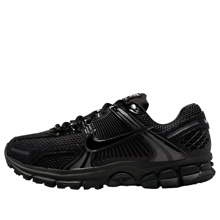 NIKE ZOOM VOMERO 5 BLACK PATENT (WOMEN&