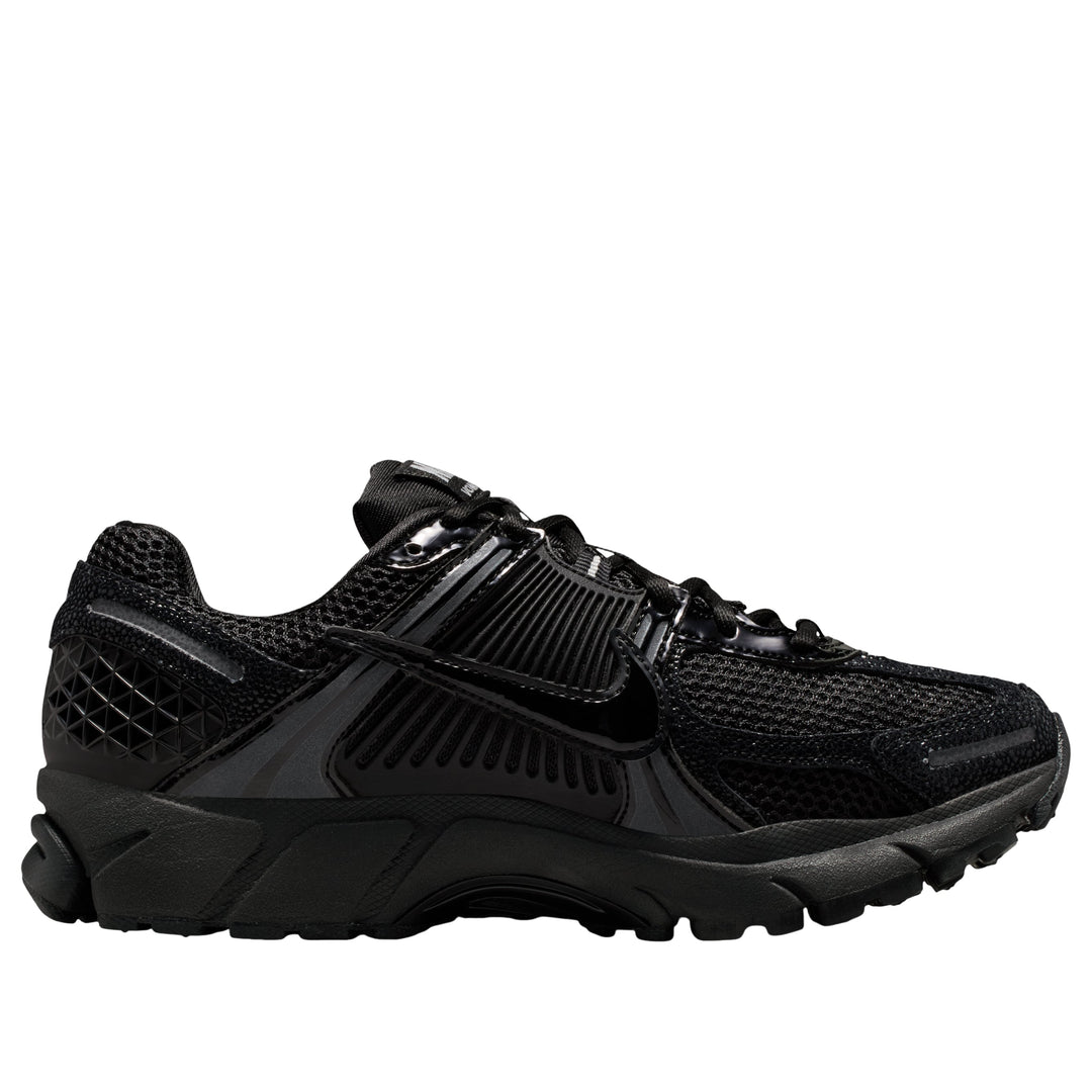 NIKE ZOOM VOMERO 5 BLACK PATENT (WOMEN&