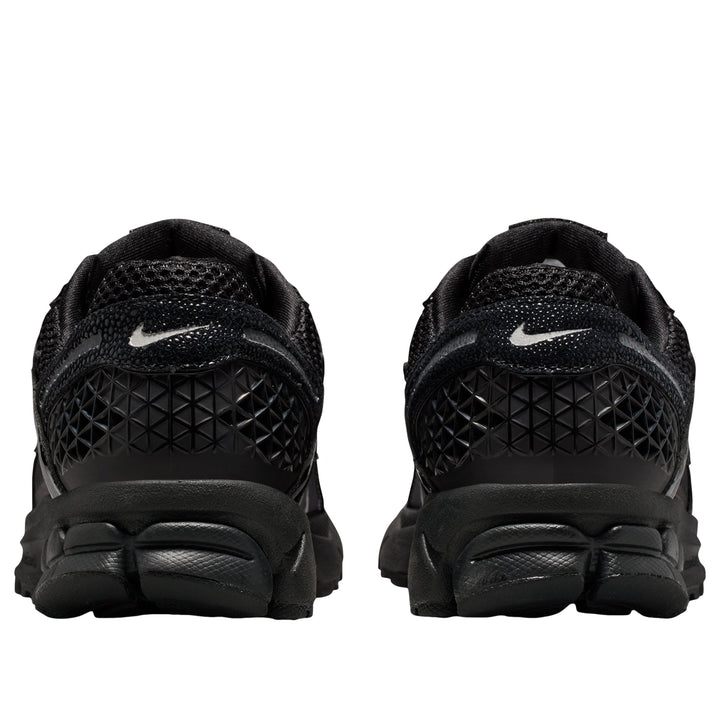 NIKE ZOOM VOMERO 5 BLACK PATENT (WOMEN&