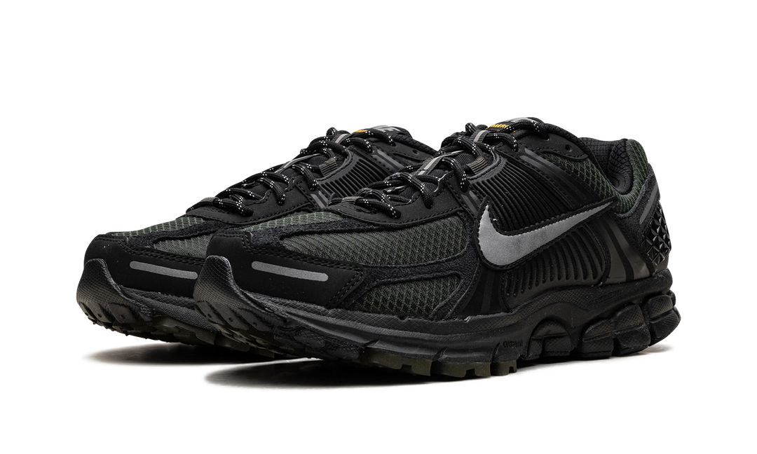 NIKE ZOOM VOMERO 5 BLACK SEQUOIA