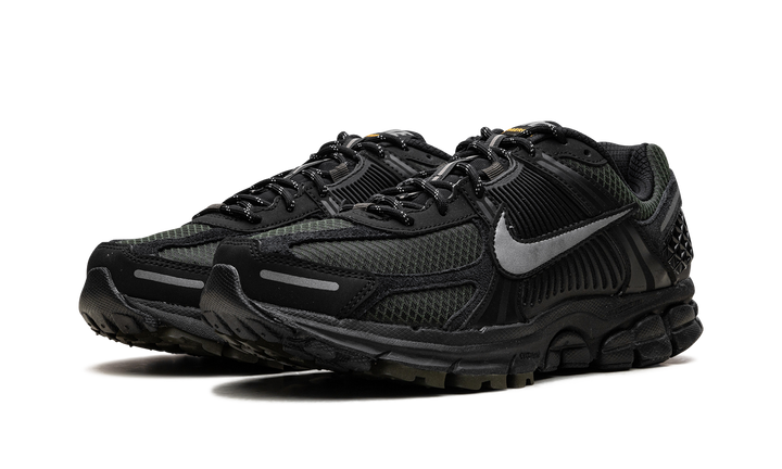 NIKE ZOOM VOMERO 5 BLACK SEQUOIA