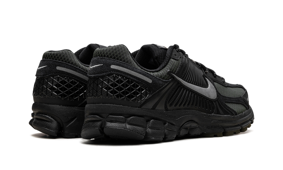 NIKE ZOOM VOMERO 5 BLACK SEQUOIA