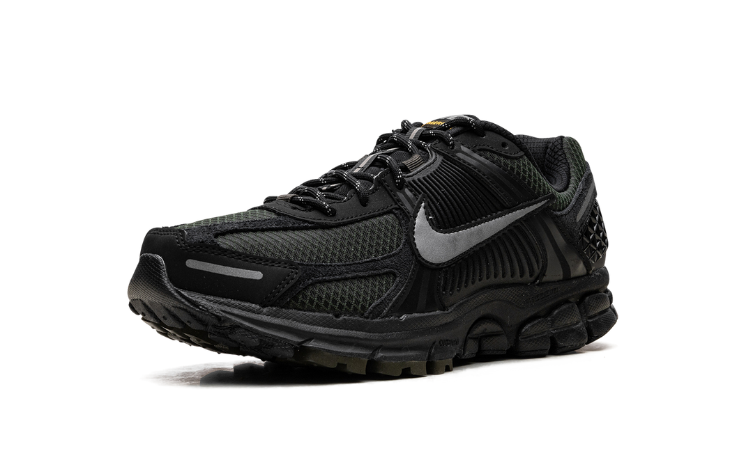 NIKE ZOOM VOMERO 5 BLACK SEQUOIA