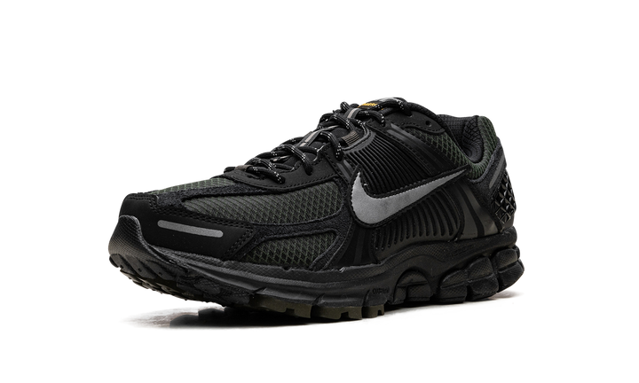 NIKE ZOOM VOMERO 5 BLACK SEQUOIA