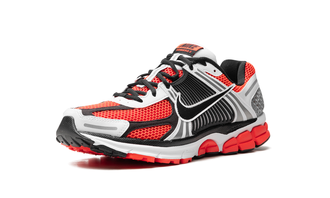NIKE ZOOM VOMERO 5 BRIGHT CRIMSON
