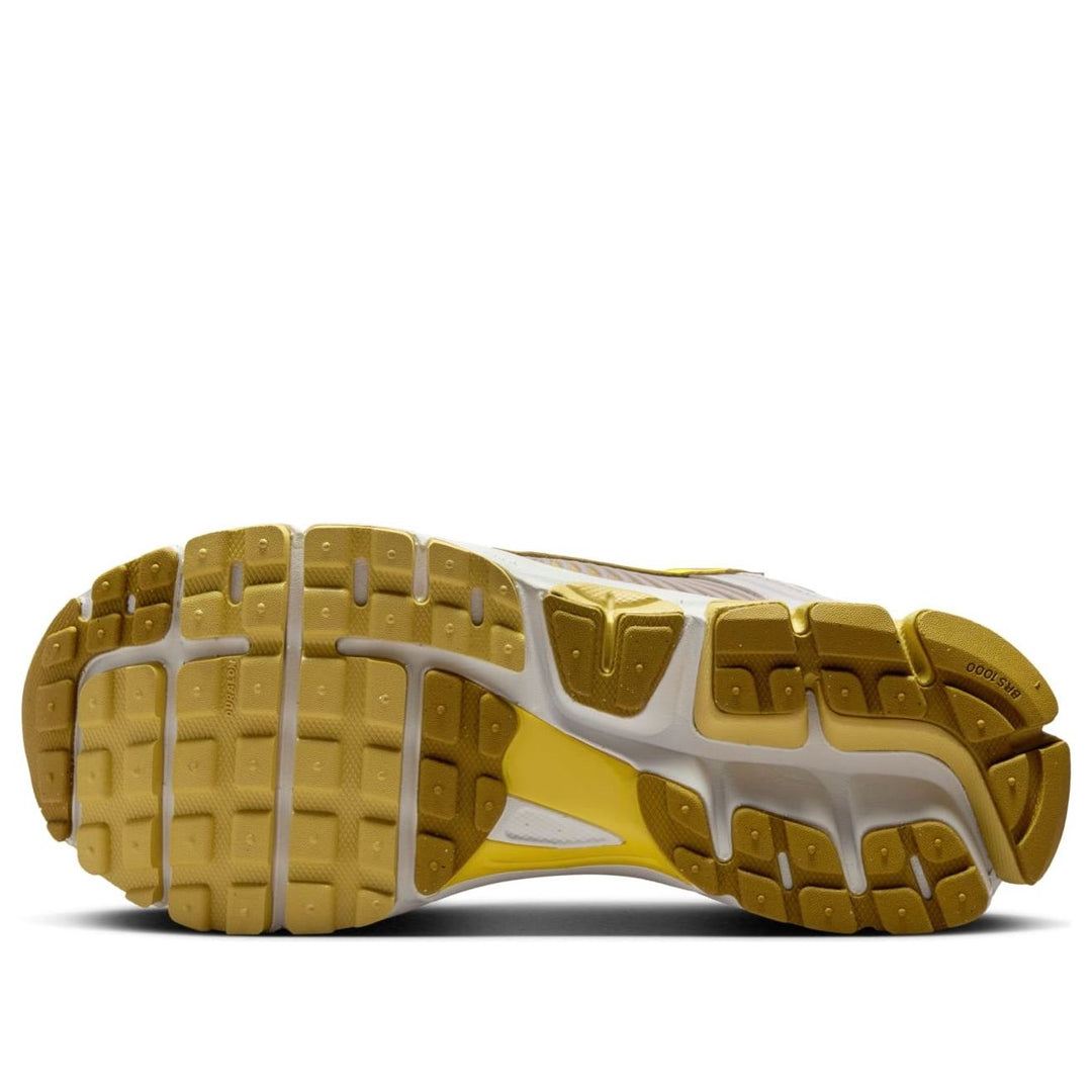 NIKE ZOOM VOMERO 5 BRONZINE WOMENS