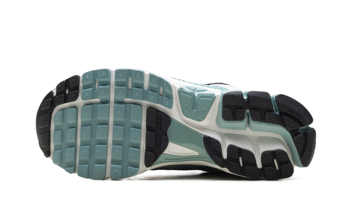 NIKE ZOOM VOMERO 5 CANNON WOMENS