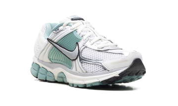 NIKE ZOOM VOMERO 5 CANNON WOMENS — Stock