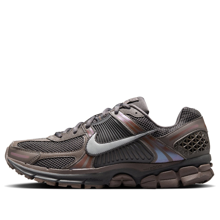 NIKE ZOOM VOMERO 5 CAVE STONE — Stock 