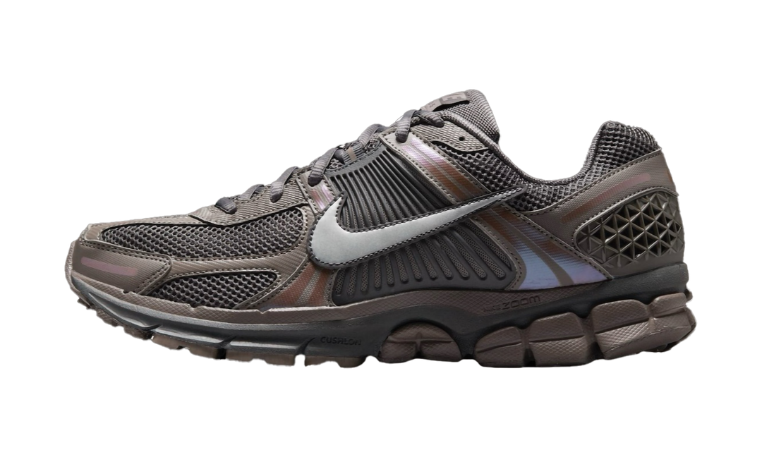 NIKE ZOOM VOMERO 5 CAVE STONE — Stock 