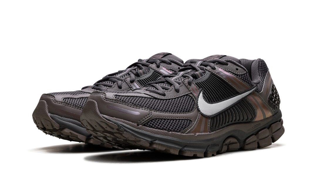 NIKE ZOOM VOMERO 5 CAVE STONE — Stock 