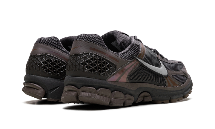 NIKE ZOOM VOMERO 5 CAVE STONE — Stock 