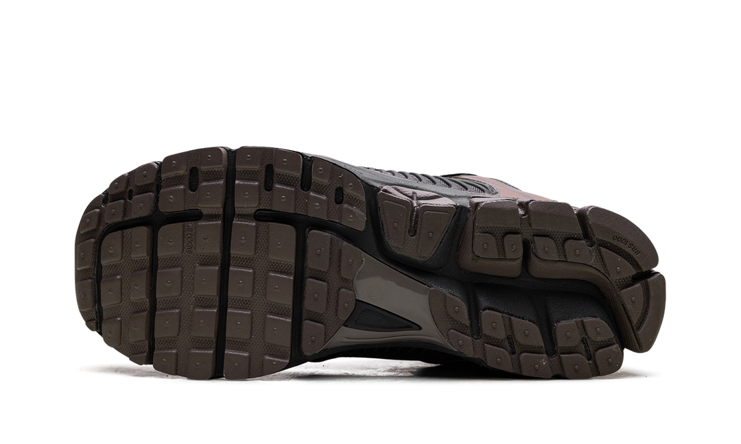 NIKE ZOOM VOMERO 5 CAVE STONE — Stock 