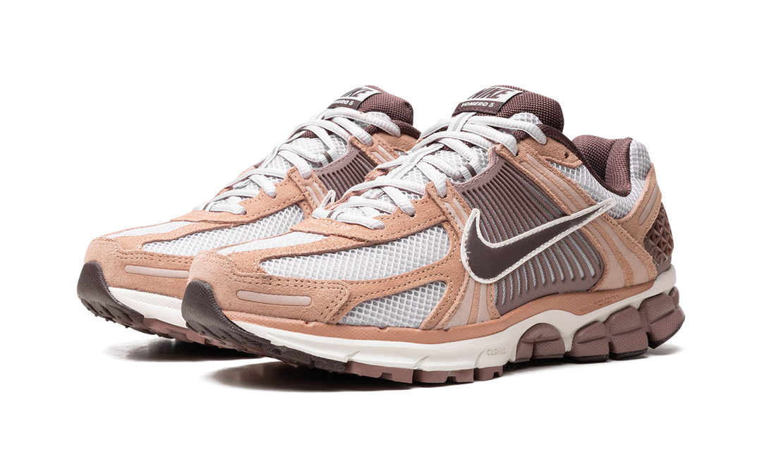 NIKE ZOOM VOMERO 5 DUSTED CLAY