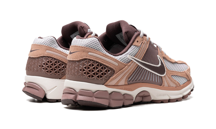NIKE ZOOM VOMERO 5 DUSTED CLAY