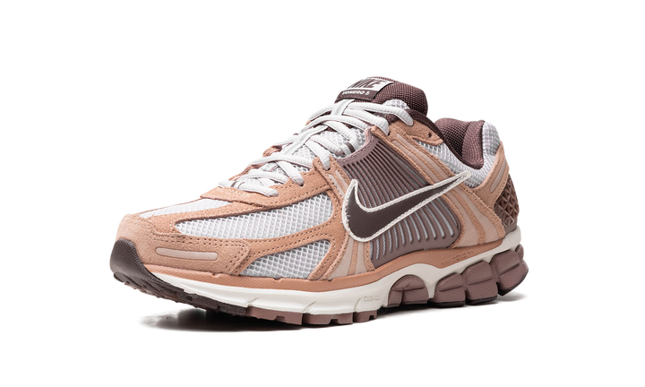 NIKE ZOOM VOMERO 5 DUSTED CLAY