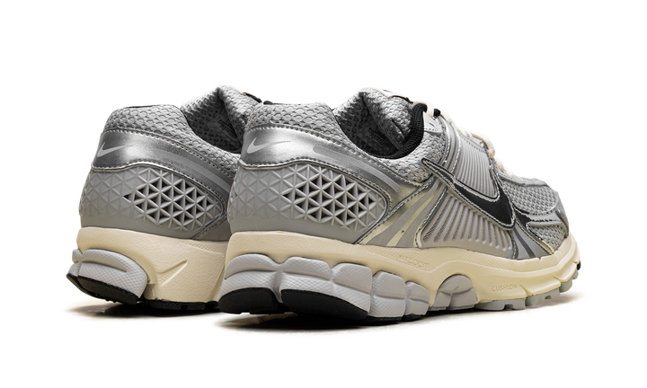 NIKE ZOOM VOMERO 5 GREY FOG CHROME