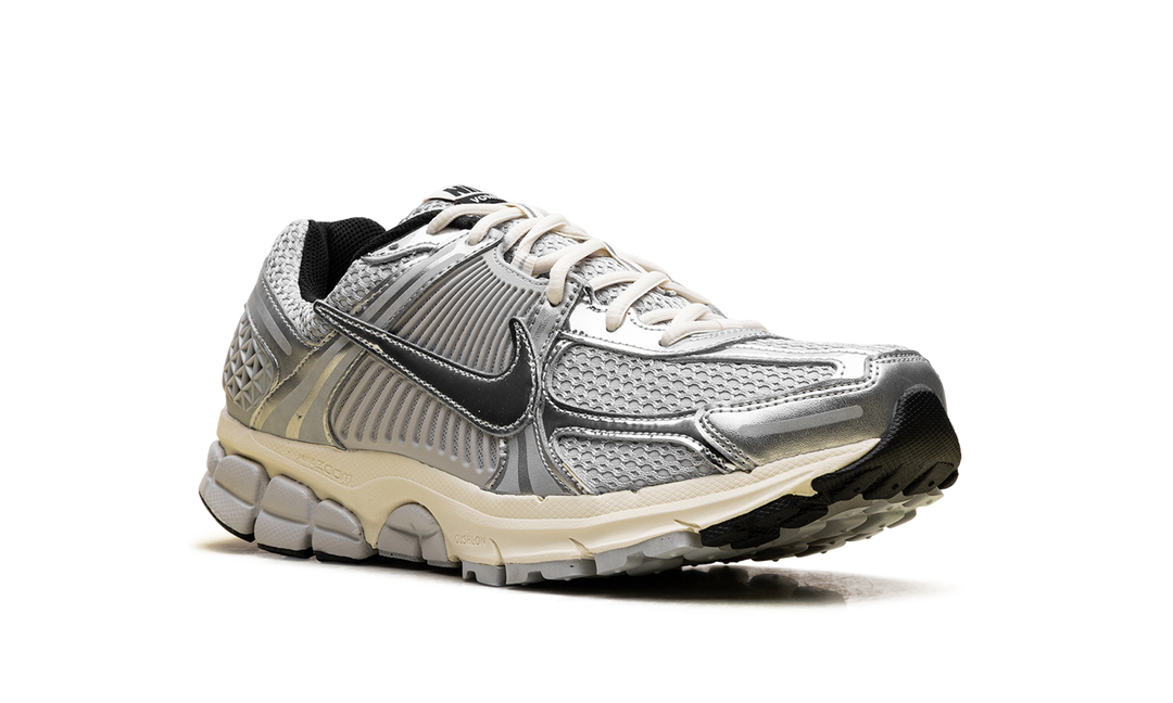 NIKE ZOOM VOMERO 5 GREY FOG CHROME