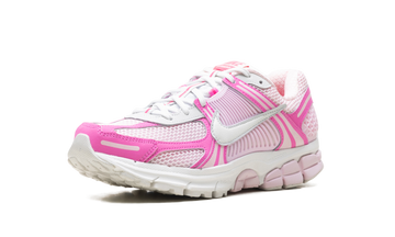 NIKE ZOOM VOMERO 5 HYPER PINK WOMENS — Stock