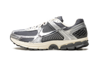 NIKE ZOOM VOMERO 5 IRON GREY CHROME
