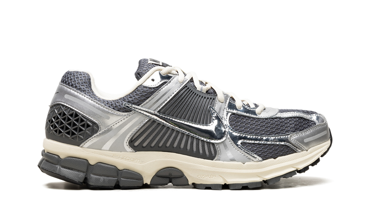 NIKE ZOOM VOMERO 5 IRON GREY CHROME