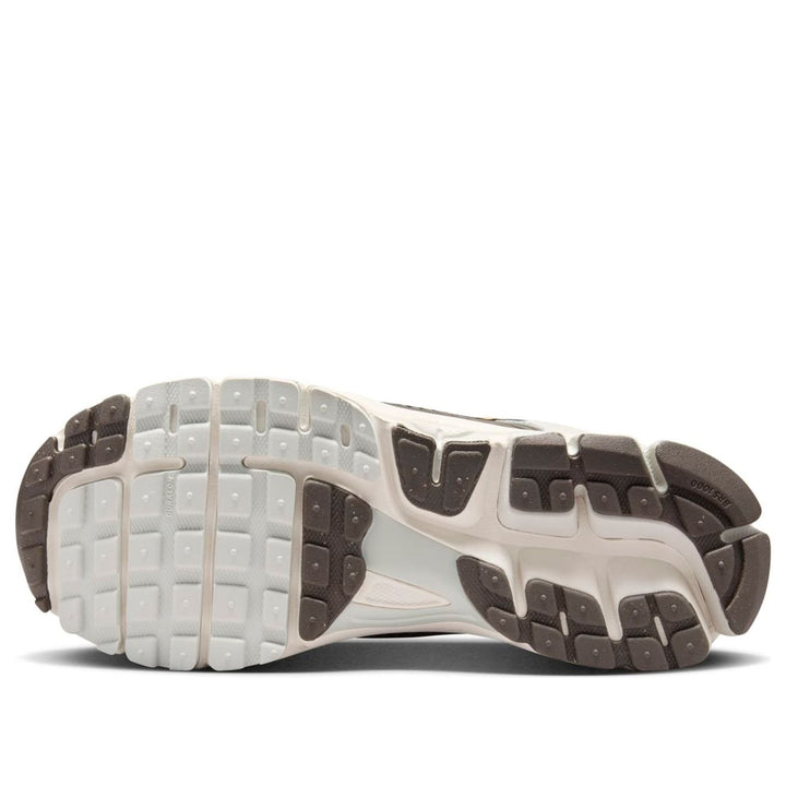 NIKE ZOOM VOMERO 5 LIGHT BONE IRONSTONE (WOMEN&