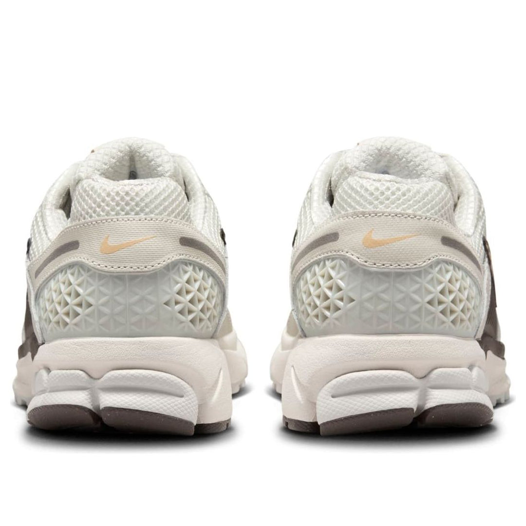 NIKE ZOOM VOMERO 5 LIGHT BONE IRONSTONE (WOMEN&