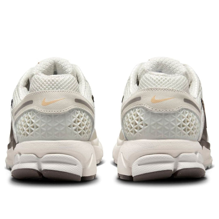 NIKE ZOOM VOMERO 5 LIGHT BONE IRONSTONE (WOMEN&