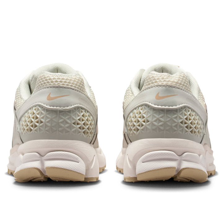 NIKE ZOOM VOMERO 5 LIGHT BONE PHANTOM WOMENS