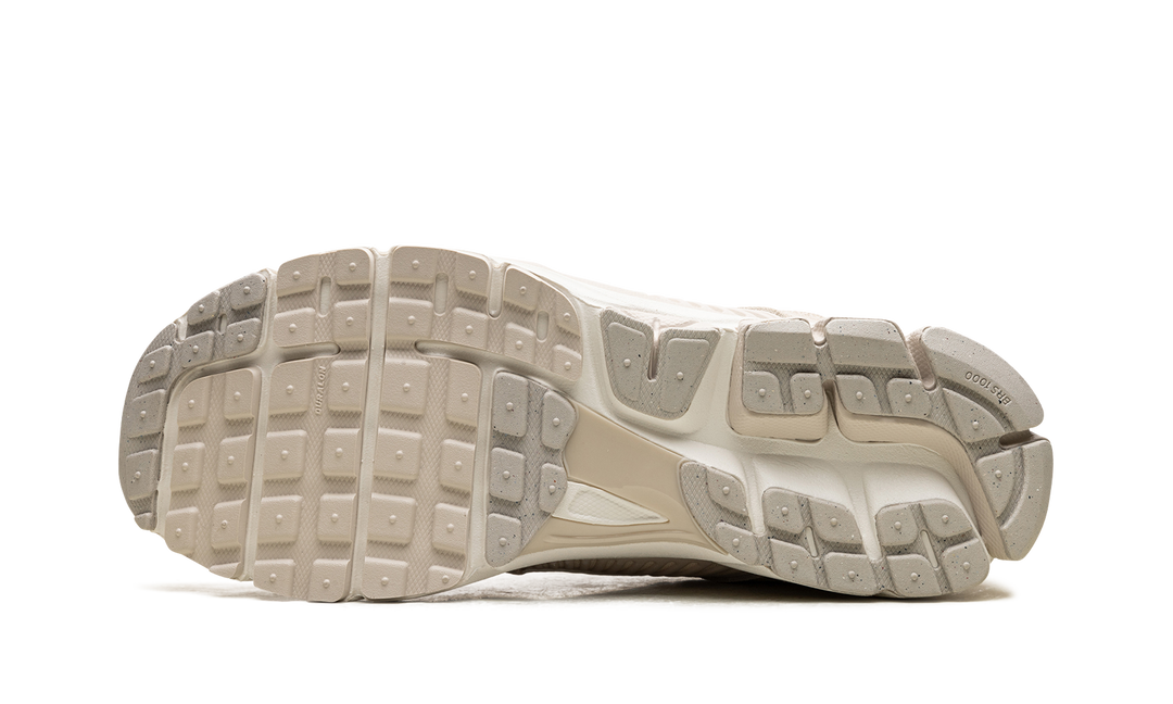 NIKE ZOOM VOMERO 5 LIGHT OREWOOD BROWN