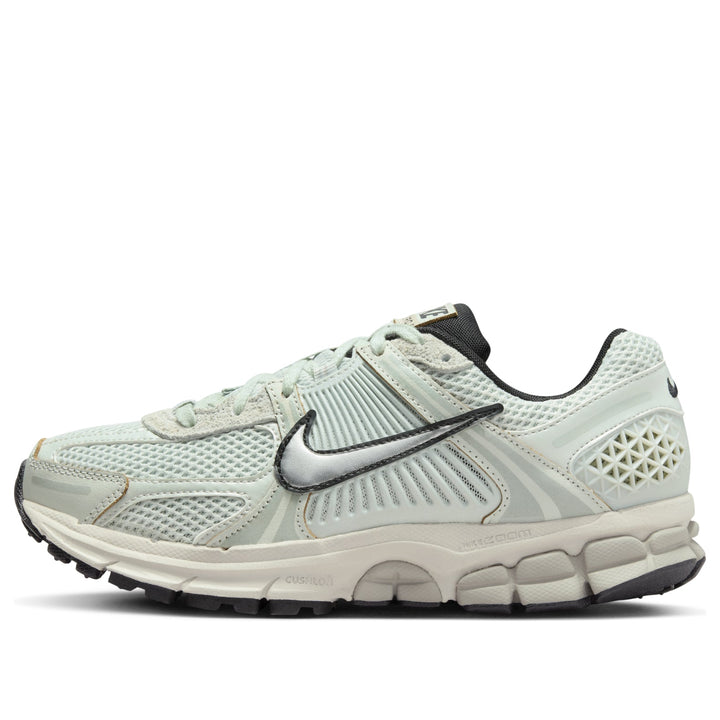 NIKE ZOOM VOMERO 5 LIGHT SILVER CHROME WOMENS — Stock 