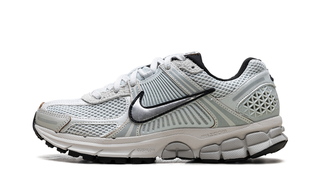 NIKE ZOOM VOMERO 5 LIGHT SILVER CHROME WOMENS — Stock 