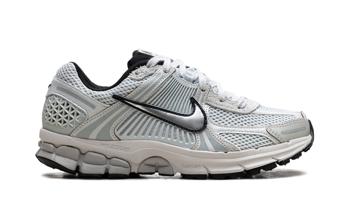 NIKE ZOOM VOMERO 5 LIGHT SILVER CHROME WOMENS — Stock 