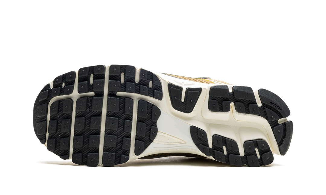 NIKE ZOOM VOMERO 5 METALLIC GOLD WOMENS