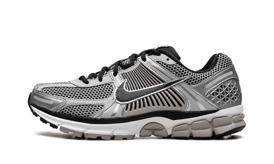 NIKE ZOOM VOMERO 5 METALLIC SILVER COLLEGE GREY