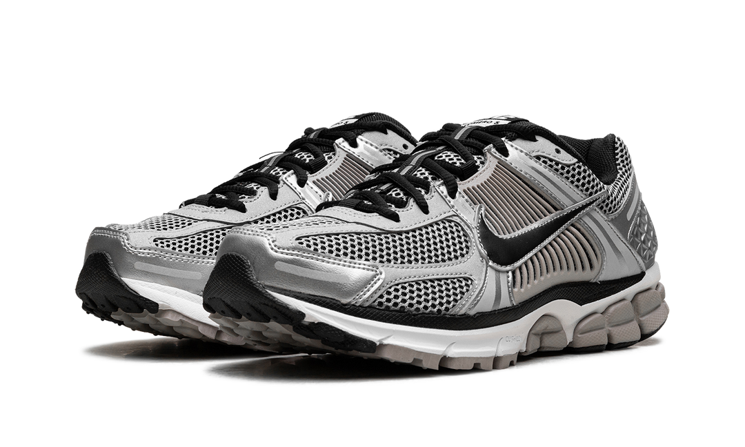 NIKE ZOOM VOMERO 5 METALLIC SILVER COLLEGE GREY