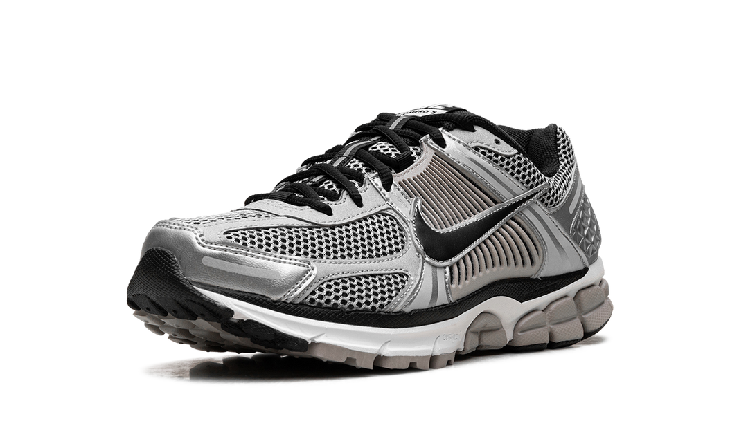 NIKE ZOOM VOMERO 5 METALLIC SILVER COLLEGE GREY